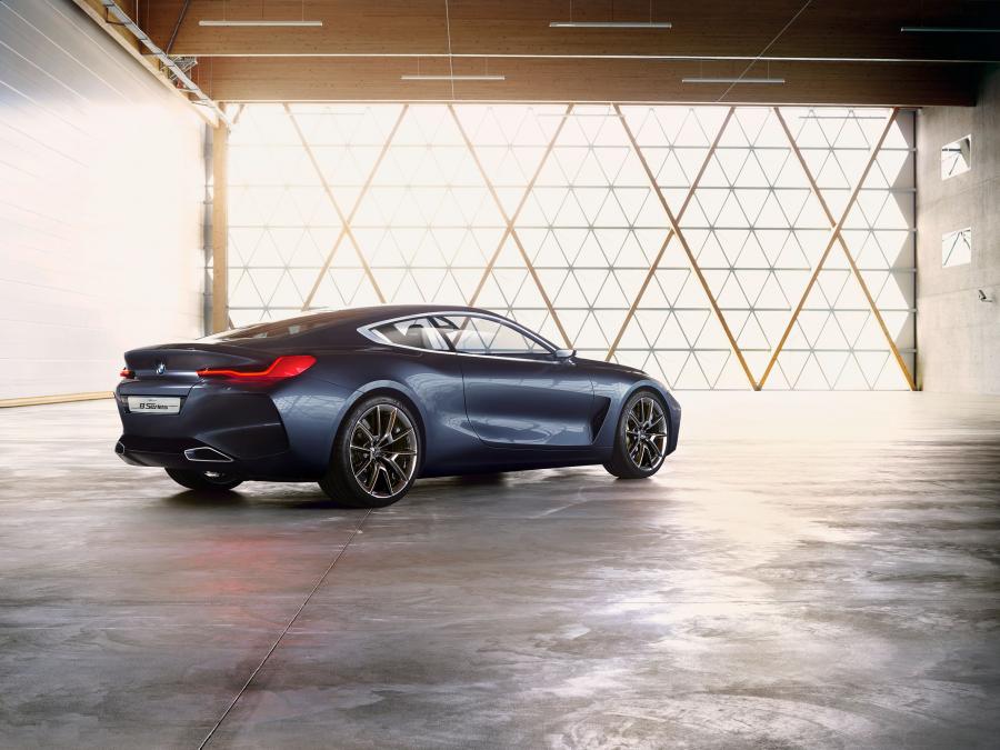  BMW Concept 8-Series 2017 года  (фото 2 из 69)